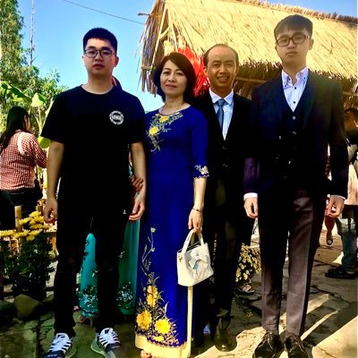 hungtram970's profile picture. 