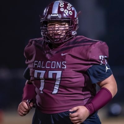 Offensive Guard  | 6’2 295 |