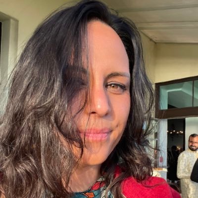Happy Hapa 🇬🇺🇮🇪/Artsy Aquarius/Living Legacies/ Greyhound Guardian/Podcast Producer/Trusty Teacher/Writer Womyn