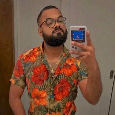 Jaaaaybi's profile picture. Si no es twitteando, es vendiendo algo.