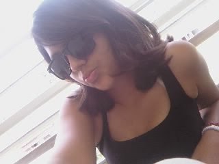 Nem tudo nα vidα tem um porque . Hoje estou f ε l i z  por estαr onde estou ε α m α n h ᾶ  nᾶo importα . Um m o m ε n t o bom vαle mαis que t u d o .!