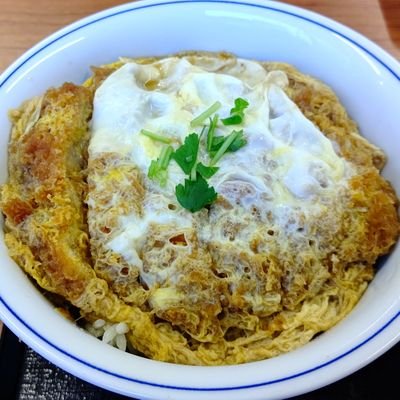 chaimos5's profile picture. アカウントを捨てに捨てた上で呟くタイプのアカウント。アイコンはカツ丼。今のジャンルはほよくん。30↑。創作はSTR:🛀🦚中心に🥃🪽、⚔️🍁。基本的に複数カプが関係する作品が多いので自衛お願いします。