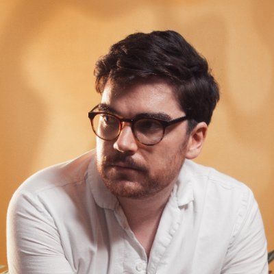 Cartoonist/Comedian/TV Writer
Author of a Guardian best book 2019 + 2022🔺Publishers Weekly best book 2016 + moreeee
Webcomic Dogs on Dates posts Mon+Wed