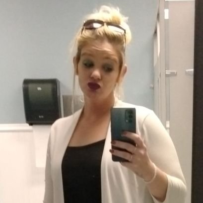 LynnscAmber's profile picture. Mother of three tiny humans 🤱🏼 Licensed Life Insurance Agent specializing in Final Expense Insurance! One day or day one... You decide