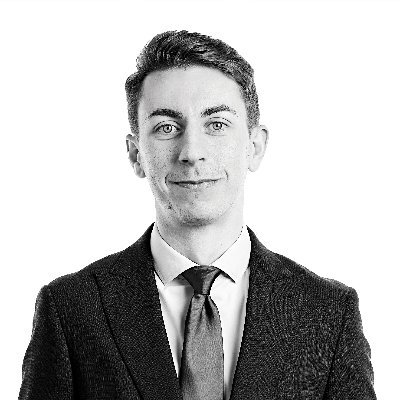 Chartered Commercial Property Surveyoy at JLL
London based. National Occupier Services & Disposals
Winner of TV Young Property Person 2019.