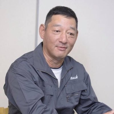 塗装工事は下地が一番肝心! 下地をどれだけしっかりしているのか?で仕上がりも全然違いますし、数年後に差の違いがわかります! 弊社は通常の塗装工事よりも長寿命で作業性の向上によりコストも下げた最強の塗装下地を追求し、アタックSPB工法®︎を確立させました。 世にもこのアタックSPB工法®︎を広げて参りたいと思います。