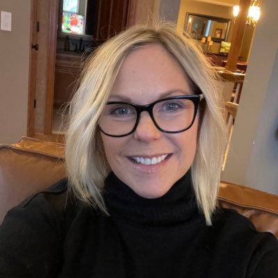 I am a pretty chill, pretty straight-forward, kinda gal!