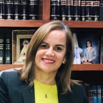 Abogada, Aspirante al ejercicio del Notariado, exSecretaria del Trabajo del Gobierno de Chihuahua, exRegidora del Ayuntamiento de Chihuahua.