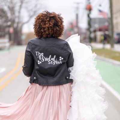 Bridal & Pageant Stylist I teach brides and pageant queens how to step up their style for their big day. https://t.co/vTSsfgkgfp