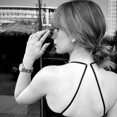 bitmissinneliif's profile picture. Okula giden her kız gibi çok aktif değil