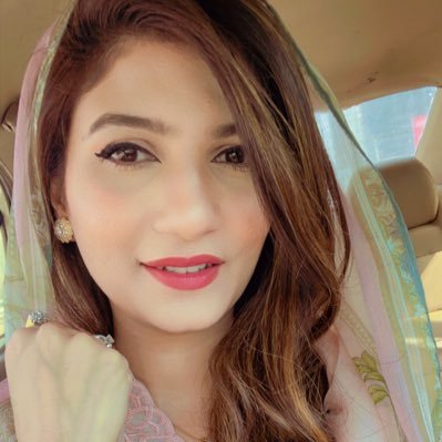 izaharoon's profile picture. A Dreamer's Mrs. & Storyteller, who lives in moments and stories. An imperfect perfectionist with a passion for design. Living in my own artsy la la land💫