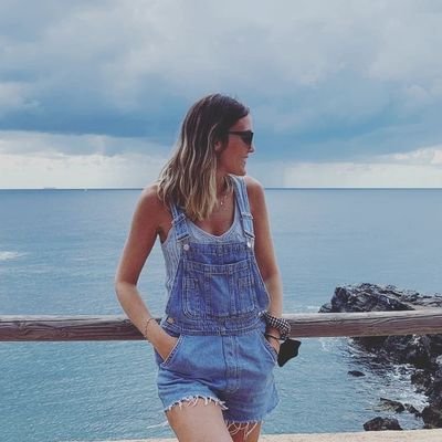 Periodista. Enamorada de los atardeceres del Cabezo Rajao. Si me pierdo, búscame donde sople lebeche. Teletrabajando en Murcia como una reina.