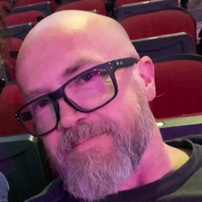 Englishman living in Houston, Apple snob, nerd, geek, coffee addict, loves Football Star Wars, boxing/UFC.