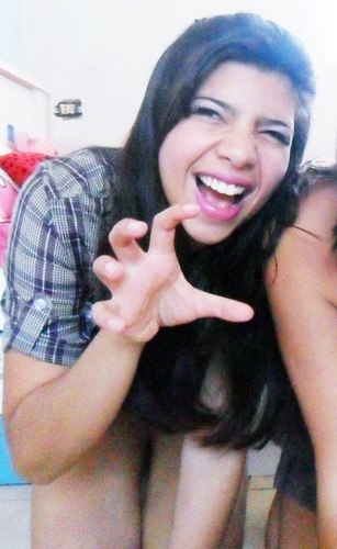Tão menina, mas tão mulher. Tão forte, mas tão fraca. Tão madura, mas tão insensata. Tão eu.
http://t.co/NFy3dpW4qd