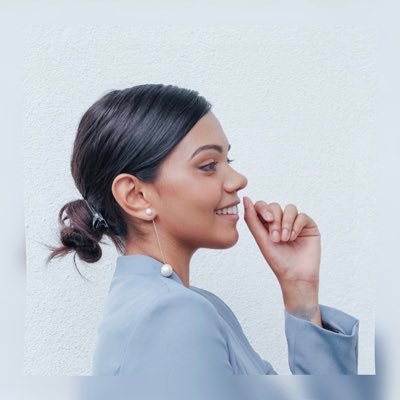 Dilmini_D's profile picture. Three words describe me • Resilient • Independent • Ambitious • Tweets are opinions • Respect mine as I do yours