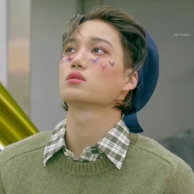 gracedlights's profile picture. city lights embrace us. claire 20/6.