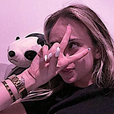 EyllDuruk1's profile picture. SENDEN ÇOK DAHA İYİYİM😏