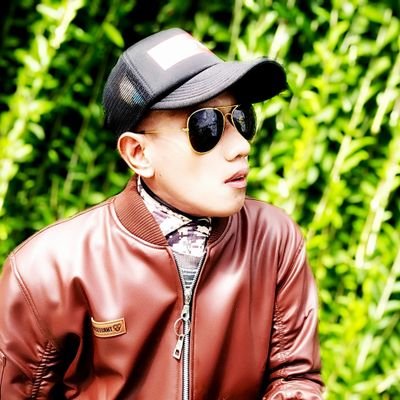 FOLLOW ya, TOTAL 9 akun TWITTER aku di :
@Hyndraahmad
@Maulana42879898
@AhmadHyndra
@HyndraM
@HHyndra
@hindramaulana
@maulanahindra
@AhmadMa37286011
@24hyndra