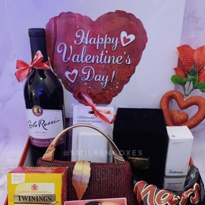 smilesnboxes_'s profile picture. Gift Curation•Event Planning•Birthdays and Proposals•Customized Wine and Liquor Bottles• IG:@smilesnboxes Whatsapp: 07053740012
