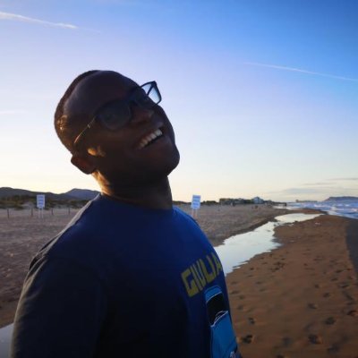 kodizieacholonu's profile picture. Movies, finance, law and isi ewu. 
Amare est velle alicui bonum