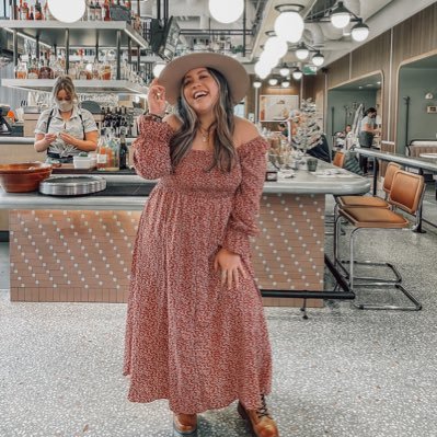 ashdaniellexoxo's profile picture. ~ The one who falls & gets up is so much stronger than the one who never fell. ~ Dancer • Makeup Vlogger •