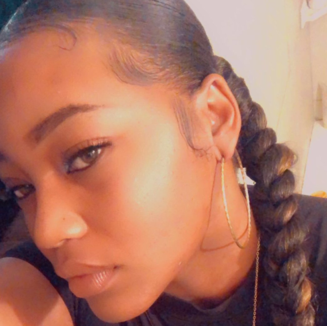 PrettyGirl_Pee's profile picture. InstaGram :: PrettyPee__ SnapChat :: PrettyPee_24