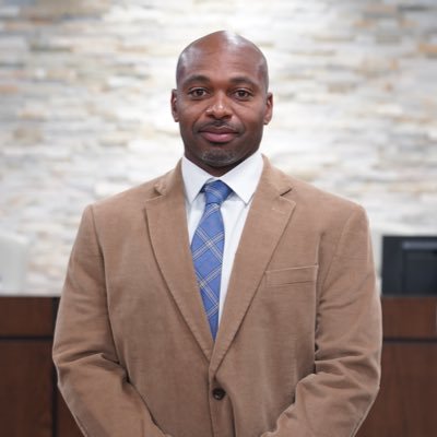 Husband, Father, Educator, Uplifts. ΩΨΦ. Head Football Coach Everman HS. #RespectE #ExpectE