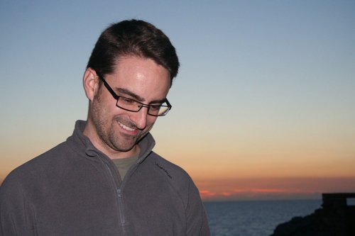 Passionate about web, automotive, photograph, and travel. World Citizen. Speak [EN FR ES]
