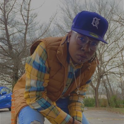 I'm a Sagittarius ⚠so put your fuckin helmet on😂😂🌬