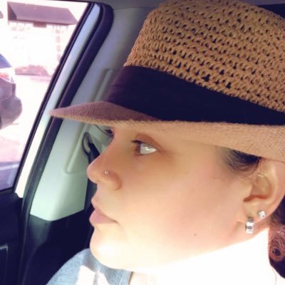 peculiheir's profile picture. 