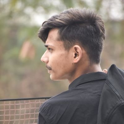 Atul_pandit_307's profile picture. इंसान के पास पैसा होना चाहिए फीलिंग की तोह वैसे भी कोई कदर नहीं करता