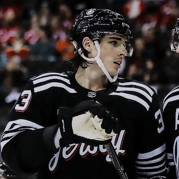 hellsmermaid's profile picture. gaslight, gatekeep, girlboss                                                                                                   #GoAvsGo