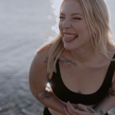 heykfs's profile picture. you are not a mess — you’re a feeling person in a messy world ✨Glendon Doyle✨