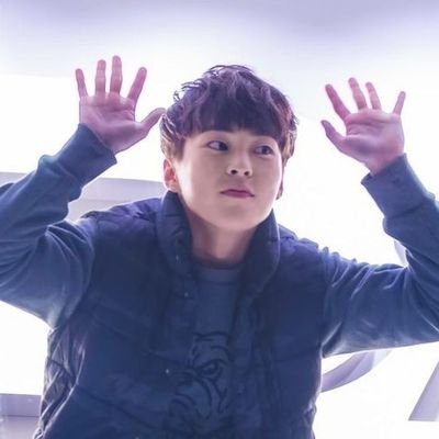 EXOL🤍🖤
After a silent music is the best way to express unspoken (:✨
