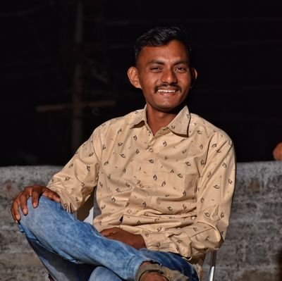 DhengeV's profile picture. 