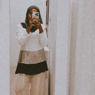 rukswawilly's profile picture. 👩‍🎓 Master RDM 🇹🇭BCom 🇮🇳 , founder & designer at 👗ruksdesign ⚽️coach, referee & Player, origin 🇲🇻