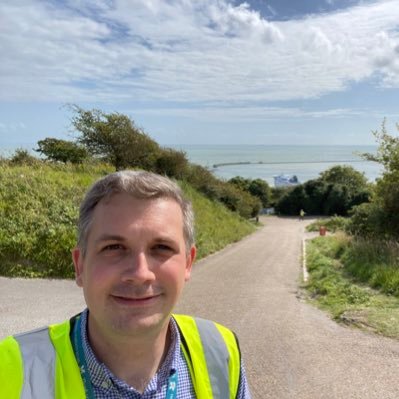 Lucky to work in ‘Growing Support’ across the South East for a Conservation Charity. Not a ‘work’ account but my thoughts & views. Also a wannabe #runner