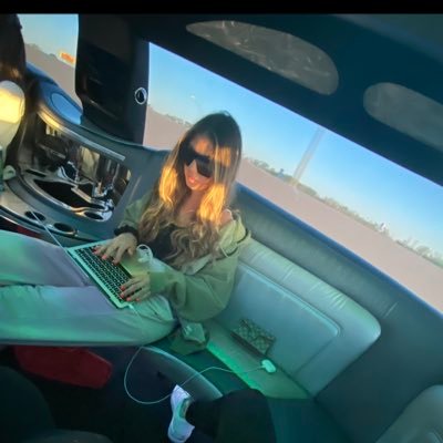 raeeeq_'s profile picture. Real Estate