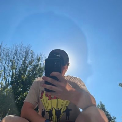 definitelylane's profile picture. 