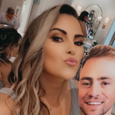 annakirwan's profile picture. | Boston | ICU RN 💉