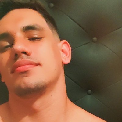 arrobakelvins's profile picture. Un tatuador que también tiene twitter.