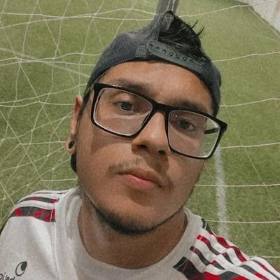 Escrevo, danço, rimo, componho, atuo, tento cantar, e o que eu não sei, eu aprendo!
Norte do Brasil, Macapá no Amapá!
É O BAMZ!