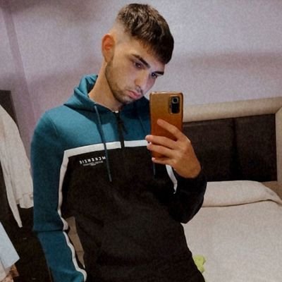 CogoRL's profile picture. 🇩🇪(28/02/18)
Pienso en el fútbol y poco mas @U_D_Almeria 🔴⚪