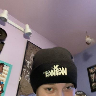 leighdoestweet's profile picture. just a (not so) casual fan of tv and niche celebrities