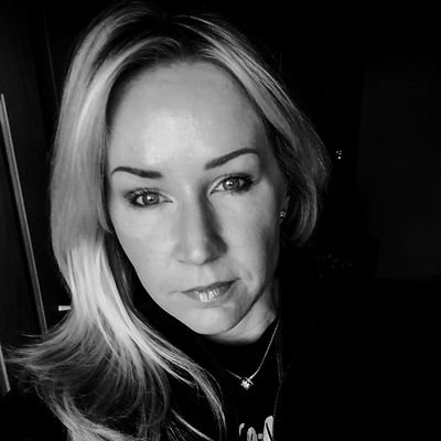 thesouthernhen's profile picture. 