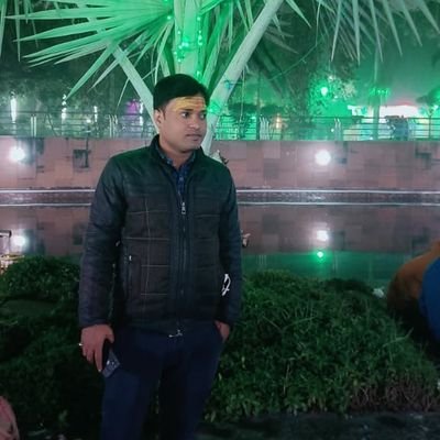 “दर्द कहाँ तक पाला जाए,
युद्ध कहाँ तक टाला जाए,
तू भी है राणा का वंशज,
फेंक जहाँ तक भाला जाए”
दोनो तरफ लिखा हो भारत
सिक्का वहीं उछाला जाए