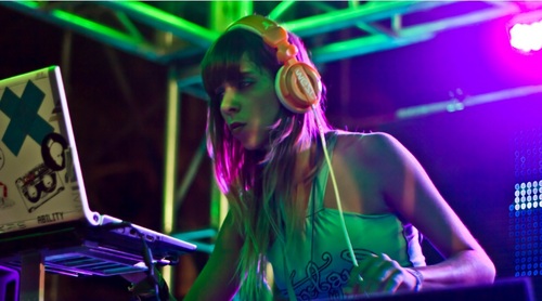 Hyperaktivist's profile picture. I can make you d a n c e