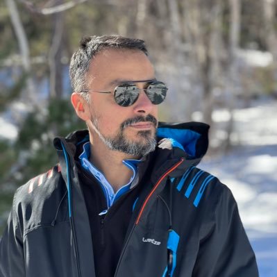 giuseppe_rav's profile picture. Father👨‍👩‍👦‍👦 , husband❤️, engineer👨🏻‍💻 , maker🚀