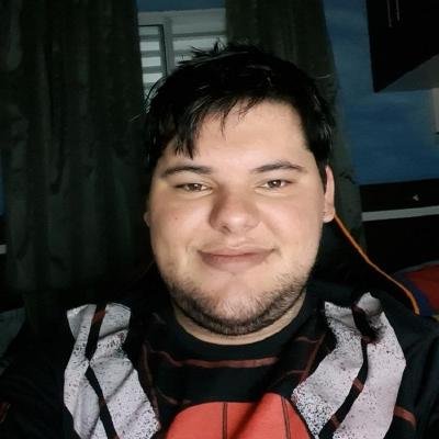 Desenvolvedor .net, estudando pra ser dev IOS, amante de tecnologia, games e filmes.