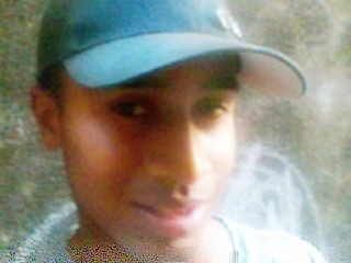sou moreno
tenhoo 19 anos
solteiro 
gosto de todo os tipos de menina
sou corinthianoo